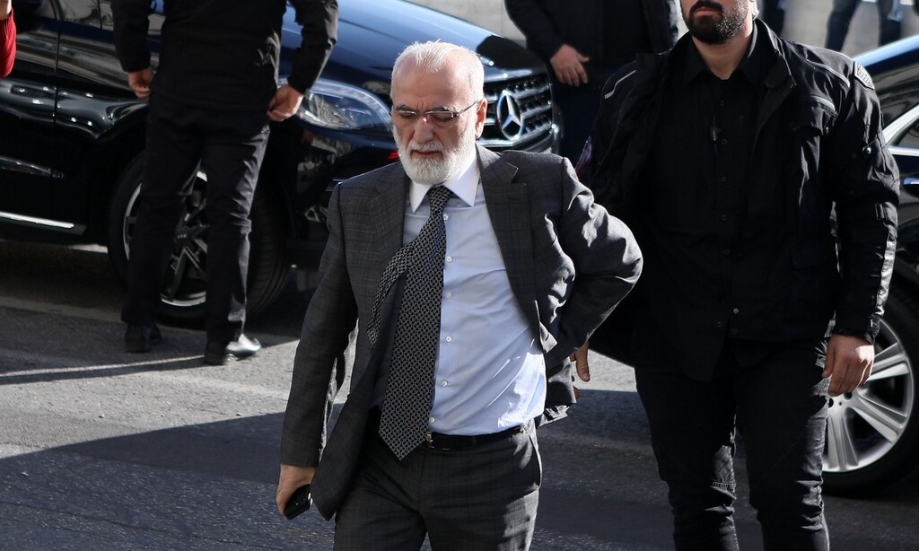 Αυτό βέβαια βγάζει στη «σέντρα» τον Άμπελ Φερέιρα, ενώ εκφράστηκαν και παράπονα για τον τρόπο προπόνησης.