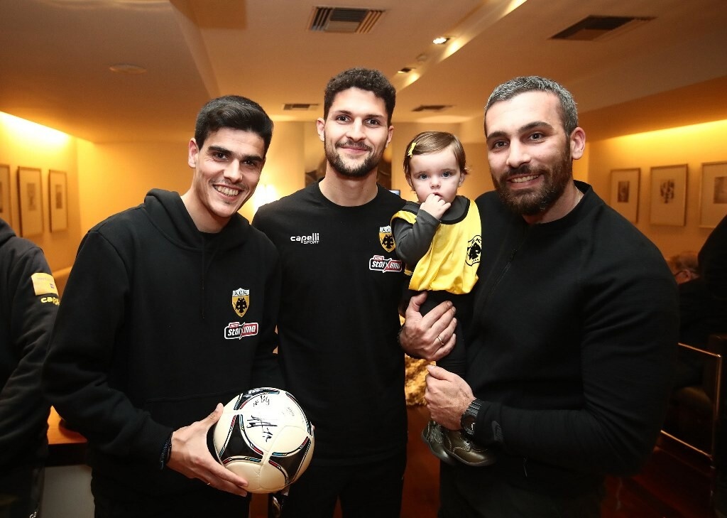 ΑΕΚ: Θερμή υποδοχή στο Αγρίνιο και «τρέλα» με Αραούχο (photos)