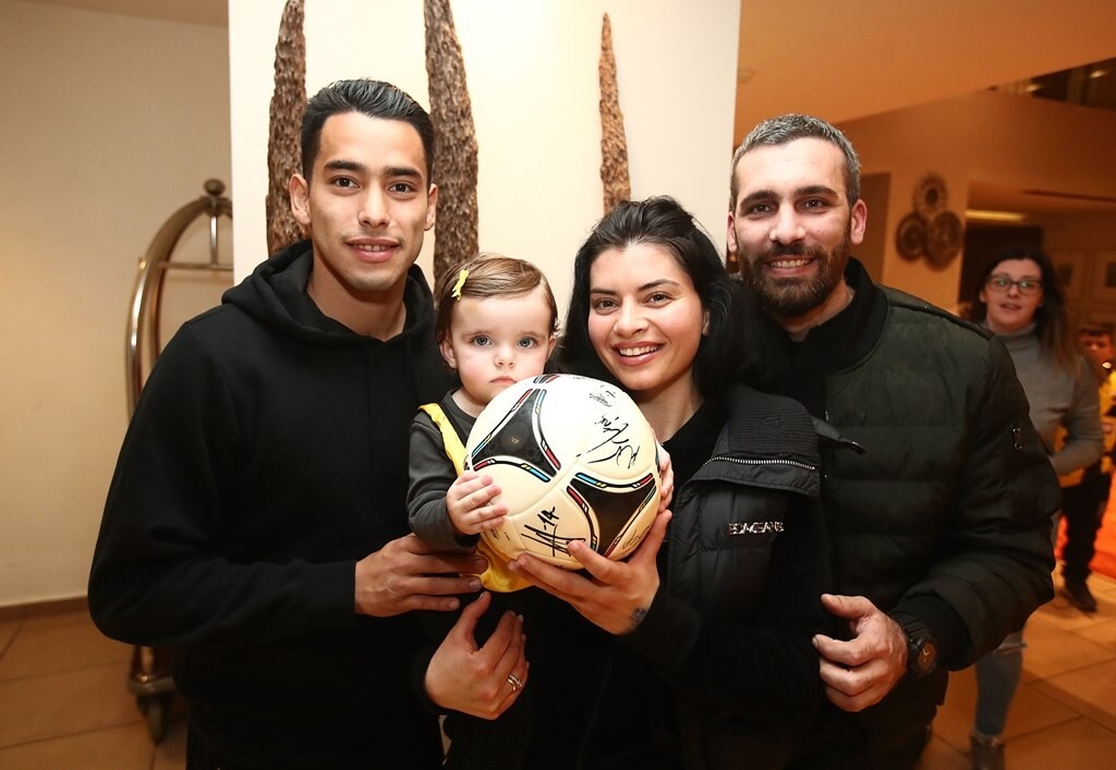 ΑΕΚ: Θερμή υποδοχή στο Αγρίνιο και «τρέλα» με Αραούχο (photos)