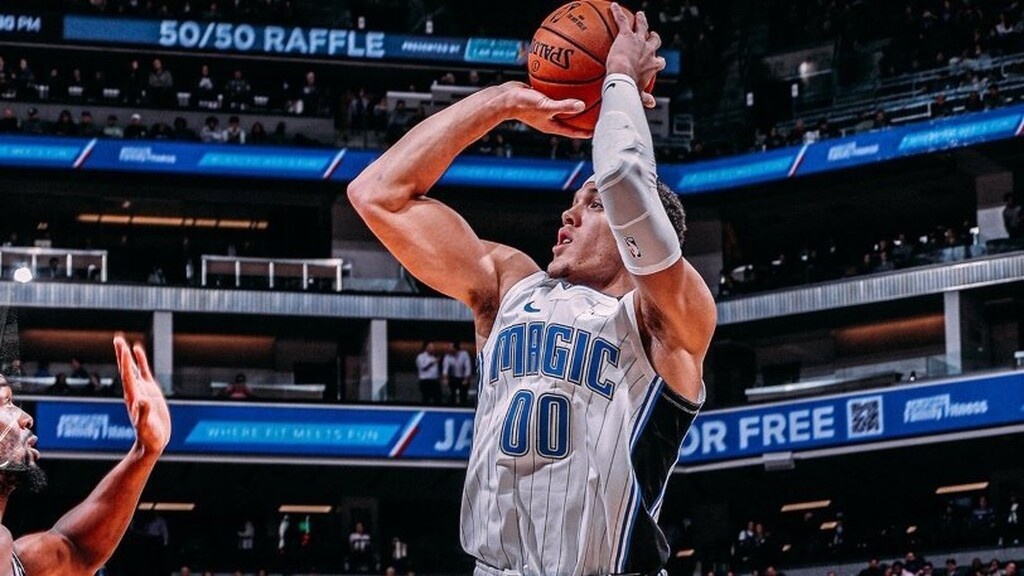 NBA: Συνέχισαν με νίκες Κλίπερς, Σέλτικς και Μάβερικς! (photos+videos)