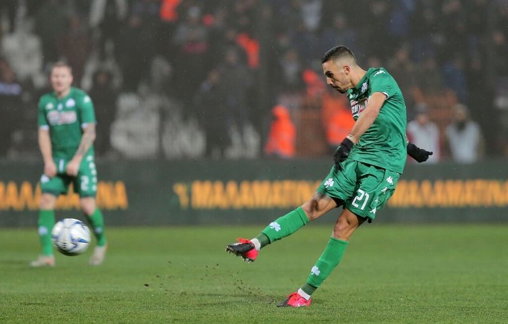 ΠΑΟΚ – Παναθηναϊκός 2-0: «Ασπρόμαυρο» προβάδισμα με «πράσινες» φωνές (video+photos)