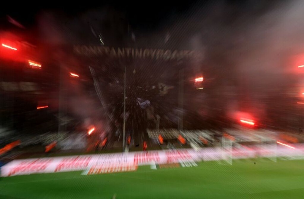 ΠΑΟΚ – Παναθηναϊκός 2-0: «Ασπρόμαυρο» προβάδισμα με «πράσινες» φωνές (video+photos)