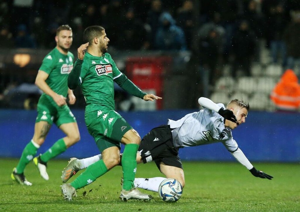 ΠΑΟΚ – Παναθηναϊκός 2-0: «Ασπρόμαυρο» προβάδισμα με «πράσινες» φωνές (video+photos)