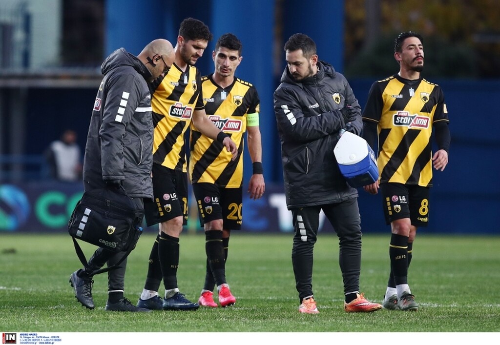 Παναιτωλικός-ΑΕΚ: Τραβούσε τα... μαλλιά του ο Καρέρα, αποχώρησε ο Αλμπάνης (photos)