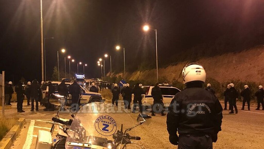 Επεισόδια στη Λαμία: Συγκρούσεις οπαδών της ΑΕΛ με αστυνομικούς (photos)