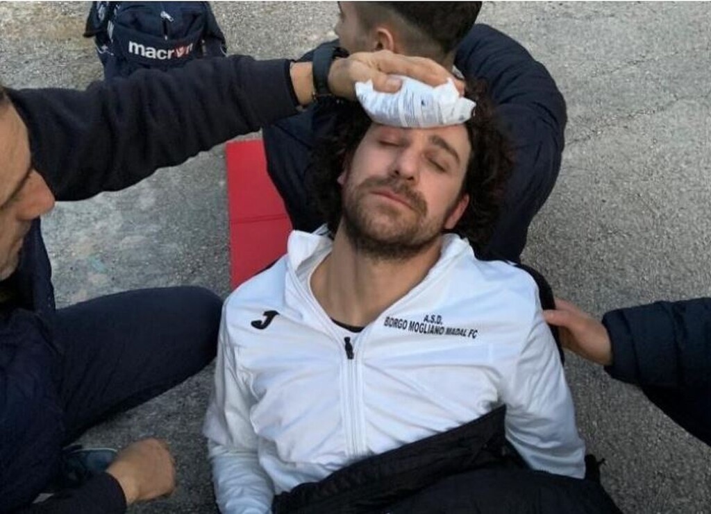 Διαιτητής κουτούλησε παίκτη και τιμωρήθηκε με αποκλεισμό ενός έτους!