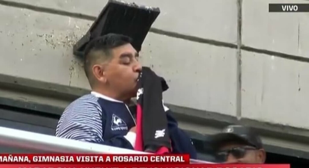 Φαναταστική υποδοχή από τους οπαδούς της Νιούελς σε Μαραντόνα! (photos+videos)