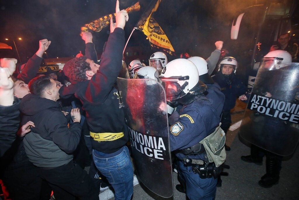 ΑΕΚ: Αποθεωτική υποδοχή στους Κυπελλούχους στο αεροδρόμιο (photos)
