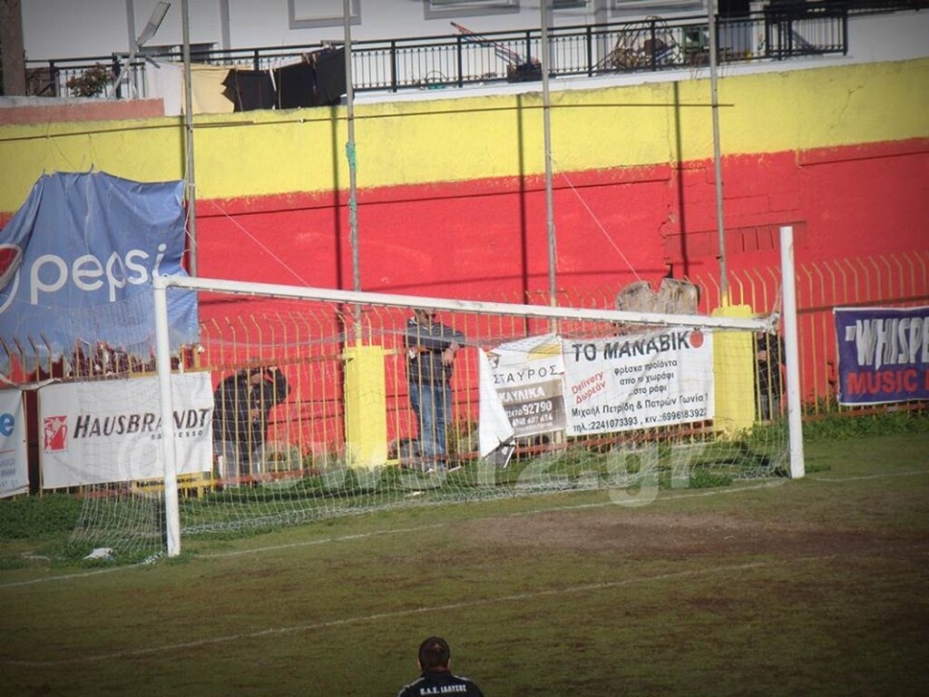 Αδιανόητο: Έπεσε το δοκάρι της εστίας στο Ιάλυσος-Ολυμπιακός Βόλου (photos)