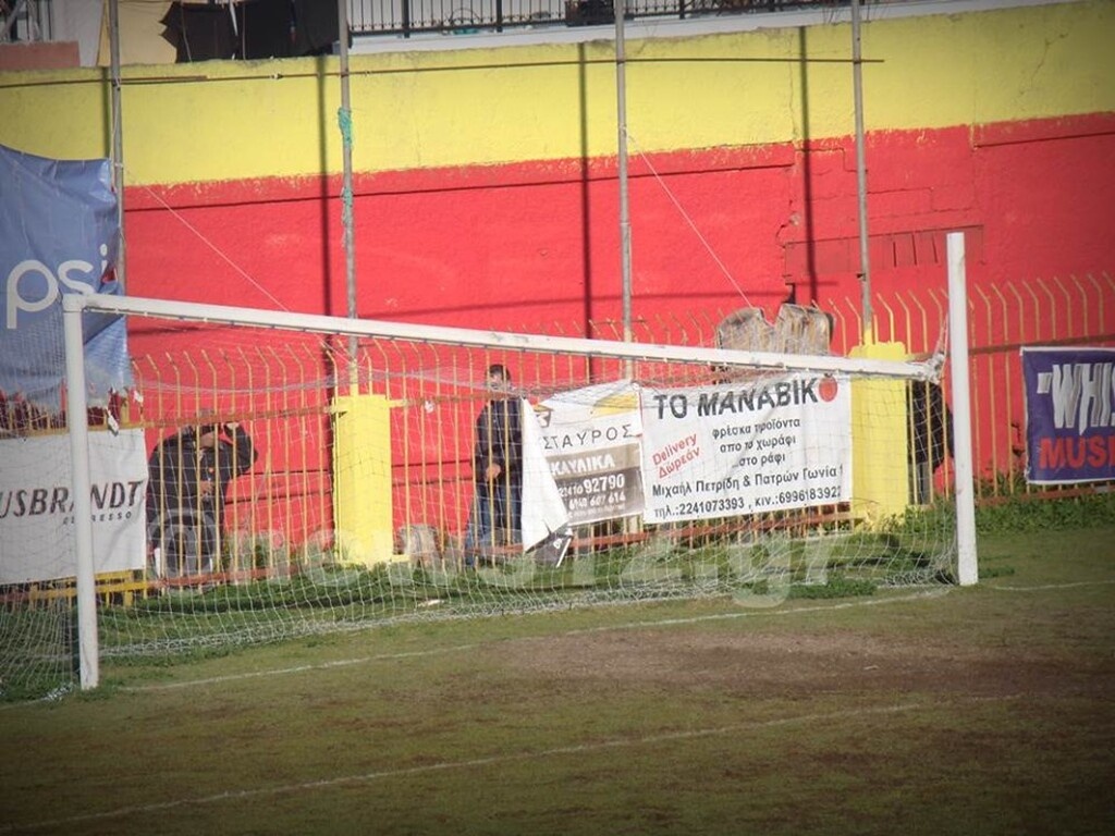 Αδιανόητο: Έπεσε το δοκάρι της εστίας στο Ιάλυσος-Ολυμπιακός Βόλου (photos)