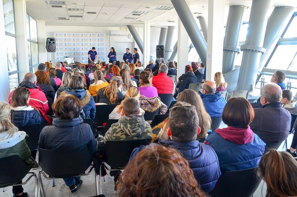 Ο σεφ Αλέξανδρος Τσιοτίνης και η παιδοψυχολόγος Στέλλα Αργυρίου στο σεμινάριο διατροφής