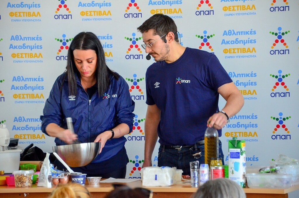 Ο σεφ Αλέξανδρος Τσιοτίνης και η παιδοψυχολόγος Στέλλα Αργυρίου στο σεμινάριο διατροφής