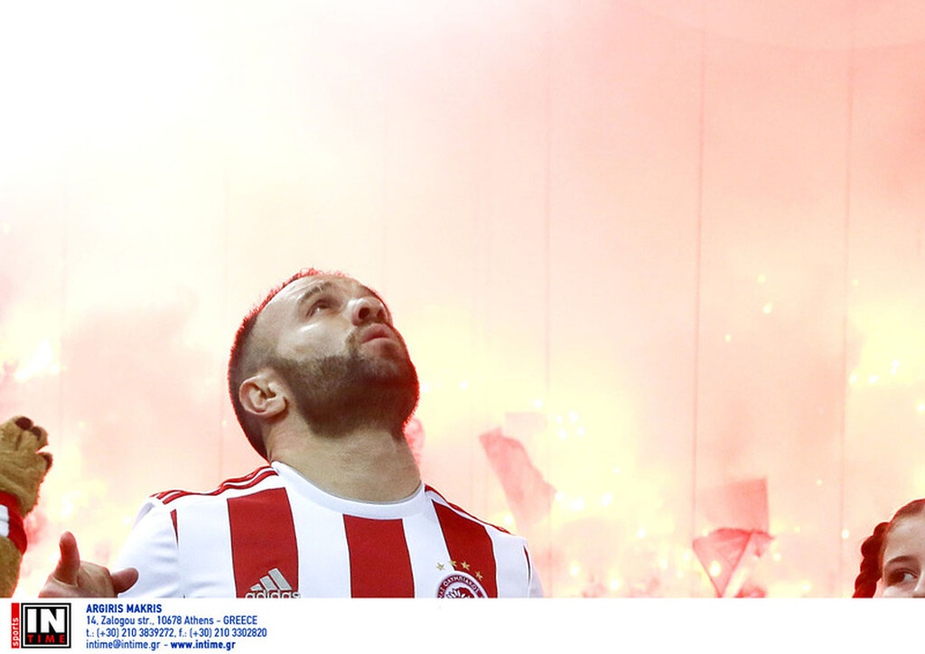 Ολυμπιακός: Μένει και του χρόνου ο Βαλμπουενά