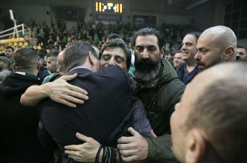 Η αγκαλιά με τον Δημήτρη Ανδρεόπουλο