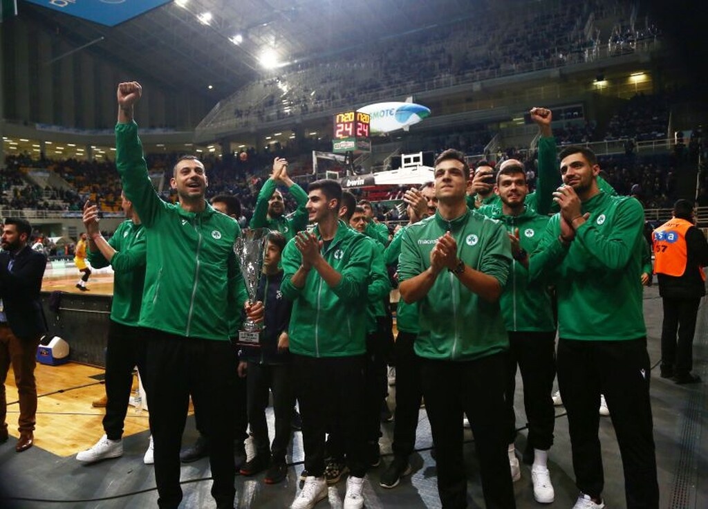 Αποθέωση για την τροπαιούχο ομάδα βόλεϊ στο ΟΑΚΑ! (videos+photos)