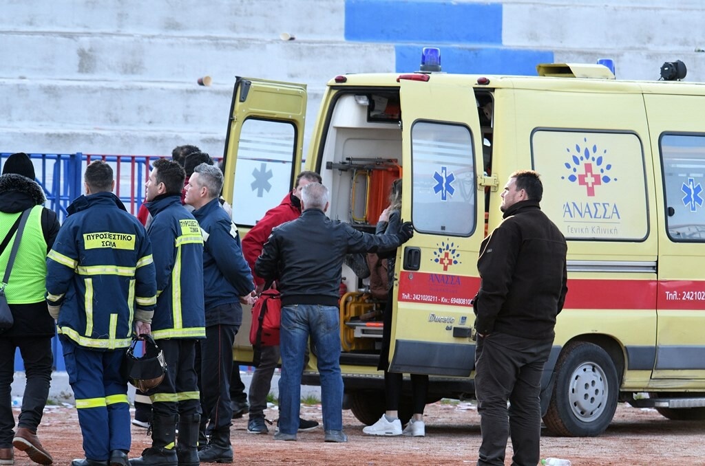 Επεισόδια στο Ολυμπιακός Βόλου-Νίκη Βόλου: Οπαδός στο νοσοκομείο (photos)