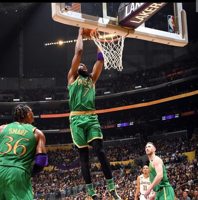 NBA: Ντέιβις και Λεμπρόν και διαιτητές... καθάρισαν τους Σέλτικς! (photos+video)