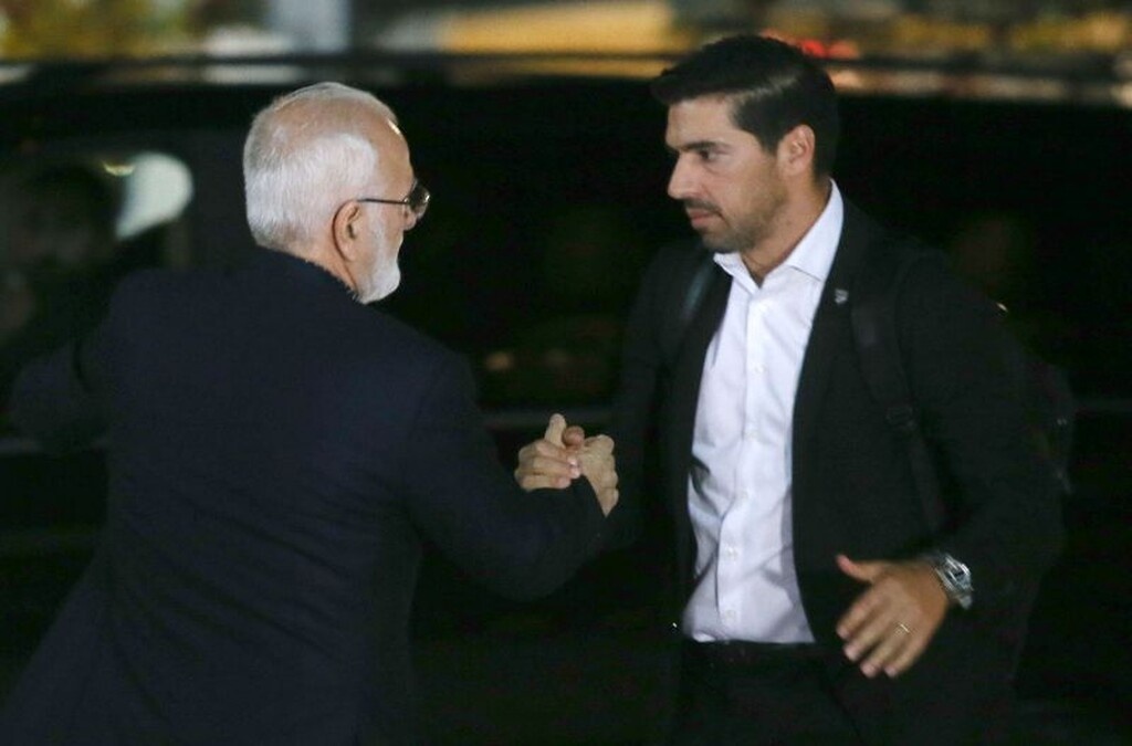 Σε κάθε περίπτωση, η τοποθέτηση ενός μέλους της οικογένειας Σαββίδη για το θέμα πάντα έχει ξεχωριστή σημασία και για αυτό το μήνυμα που έστειλε ο γιος του Ιβάν, και μέλος του ΔΣ της ΠΑΕ ΠΑΟΚ αποτελεί νέα εξέλιξη στο θέμα