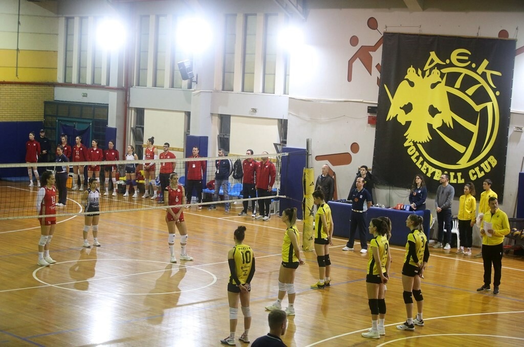 Τιμή στη μνήμη του Βουτσά και στο ματς του βόλεϊ ΑΕΚ-Ολυμπιακός (photos)