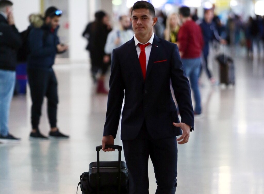 Ολyμπιακός: Aναχώρησε η πτήση... «ανατροπής» για το Λονδίνο! (photos)