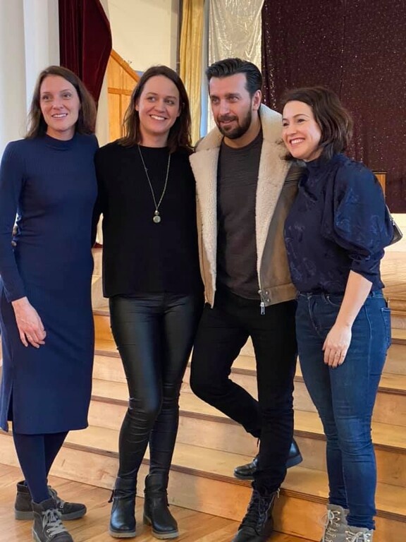 Θάνος Πετρέλης: Ντελίριο στο live tour του στην Αμερική και συγκινητικές στιγμές σε ελληνικό σχολείο