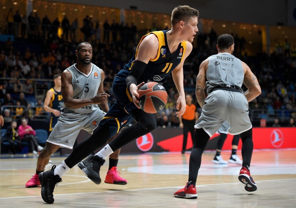 Χίμκι - Βιλερμπάν 108-79: Τη διέλυσε και ανασαίνει καλύτερα (photos)