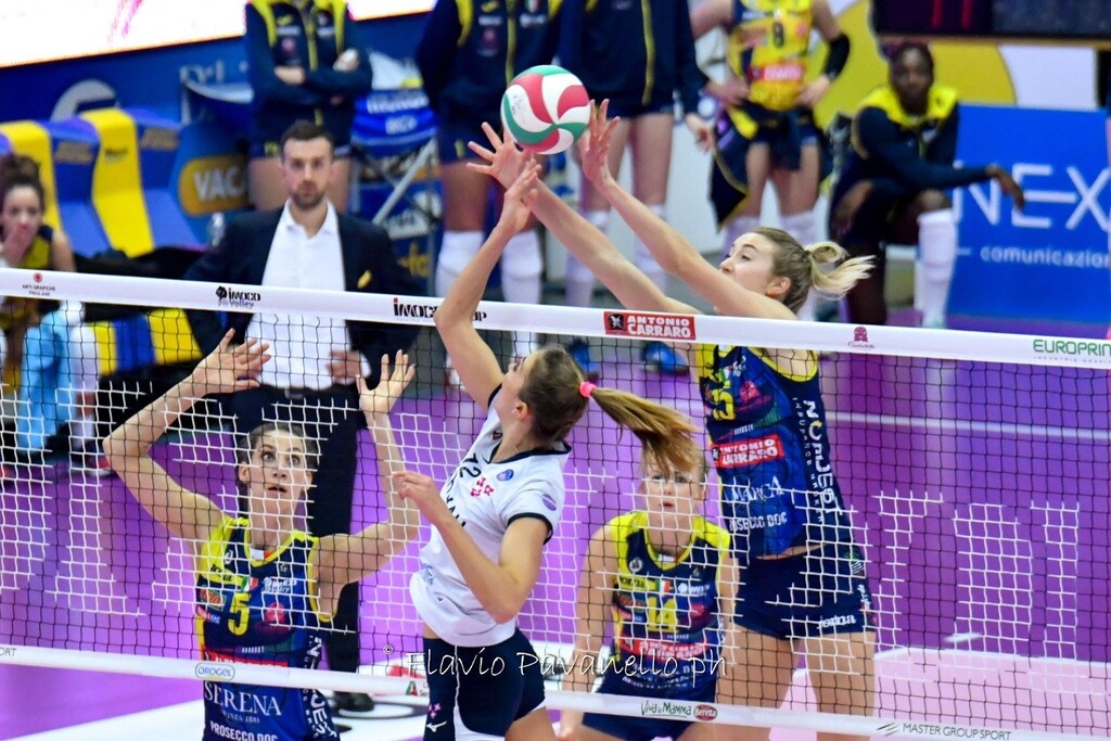 Παπαφωτίου στο Onsports: «Η μαζική υστερία δε βοηθάει»!  (photos)