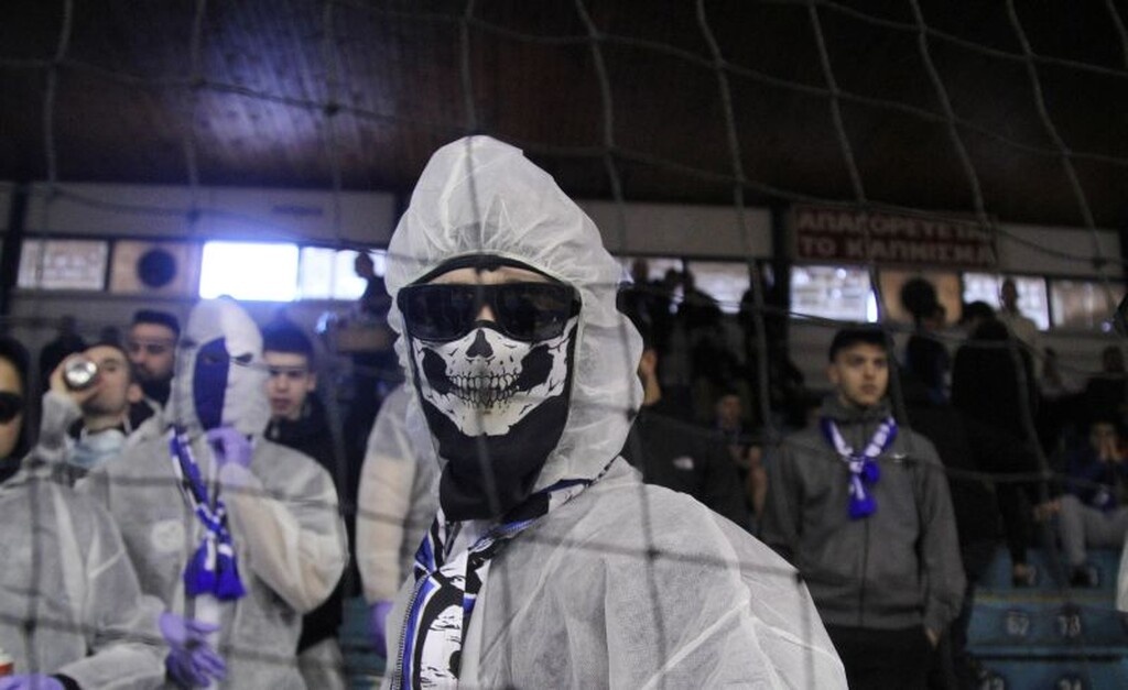 Κοροναϊός: Επικό τρολάρισμα των οπαδών του Ηρακλή (video+photos)