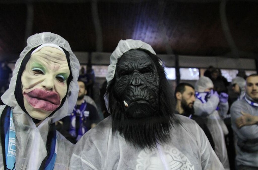 Κοροναϊός: Επικό τρολάρισμα των οπαδών του Ηρακλή (video+photos)