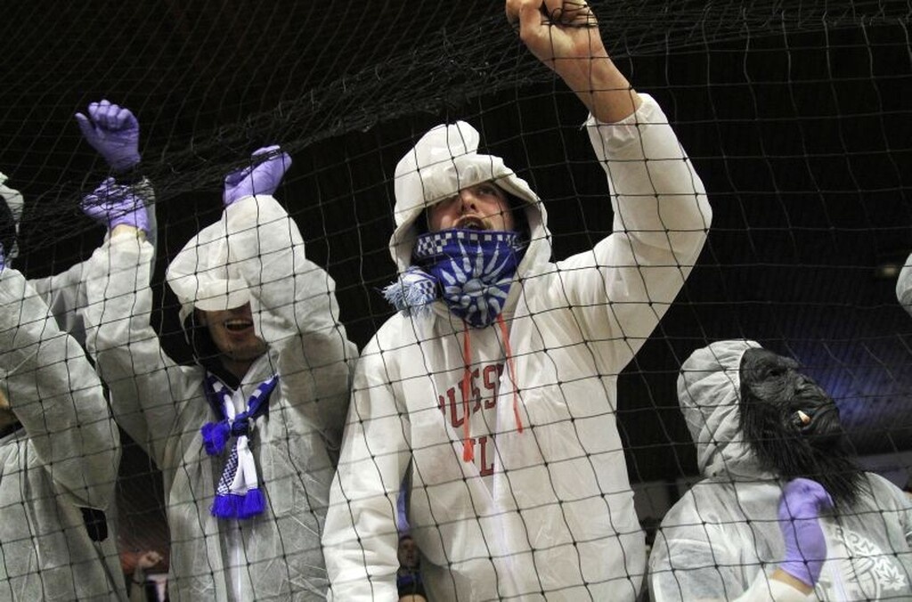 Κοροναϊός: Επικό τρολάρισμα των οπαδών του Ηρακλή (video+photos)