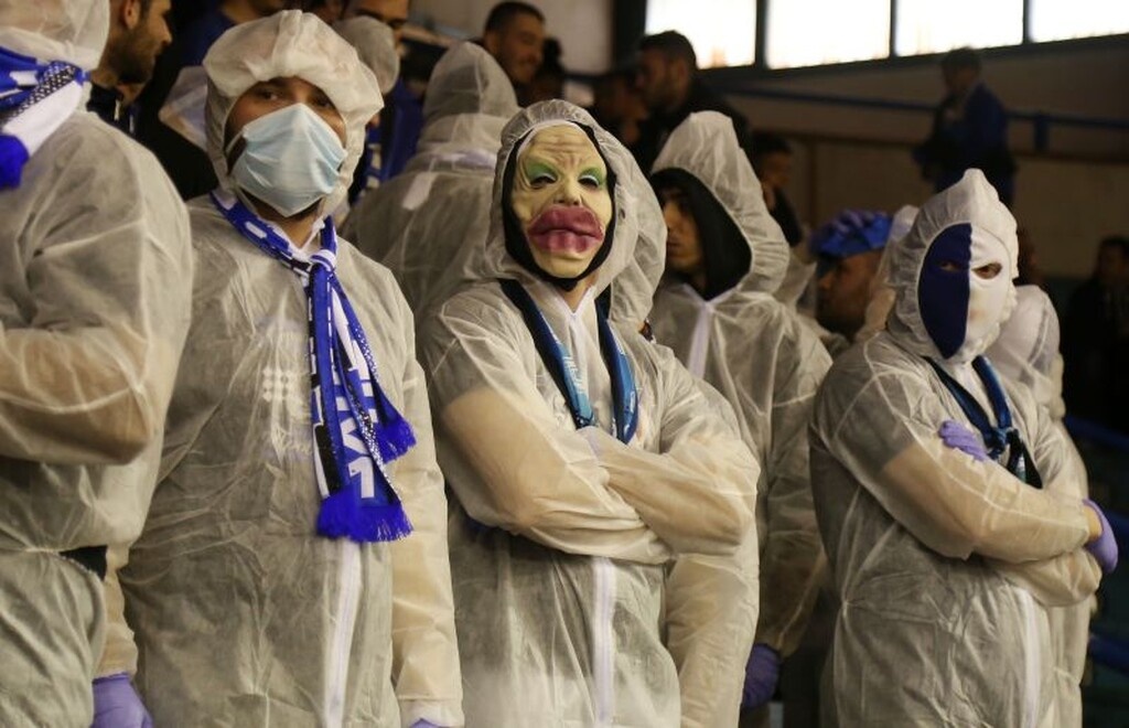 Κοροναϊός: Επικό τρολάρισμα των οπαδών του Ηρακλή (video+photos)