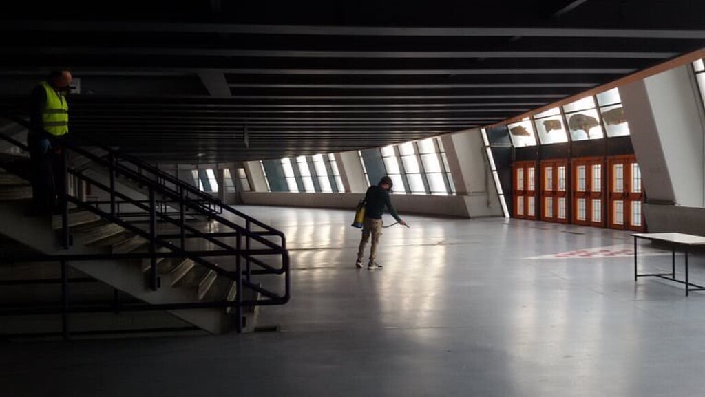 Ολυμπιακός-Παναθηναϊκός ΟΠΑΠ: Απολύμαναν το ΣΕΦ για τον κορωνοϊό (photos)