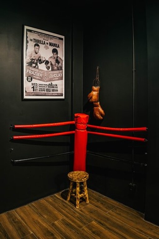 ΑΕΚ: Ο Σιμόες άνοιξε αθλητικό μπαρ (photos)