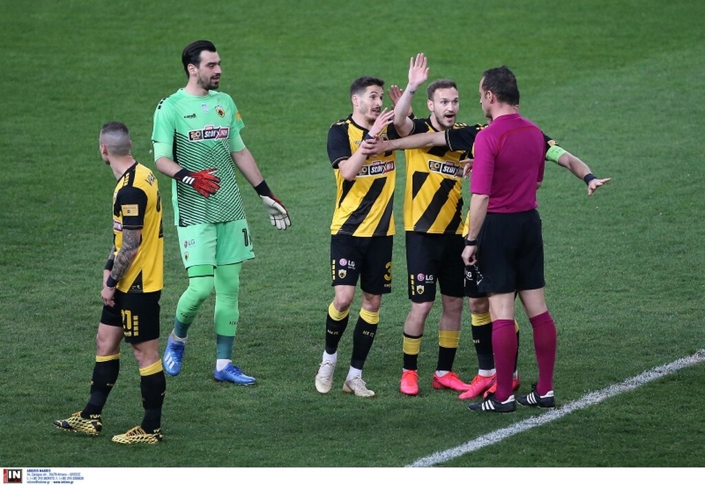Ένταση και καθυστέρηση στο δεύτερο ημίχρονο στο ΟΑΚΑ, έξαλλοι με το πέναλτι στην ΑΕΚ (photos)