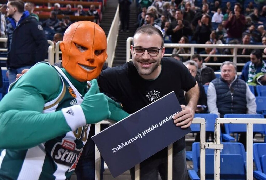 Ο Mr. Green, με νικητή της συλλεκτικής υπογεγραμμένης μπάλας