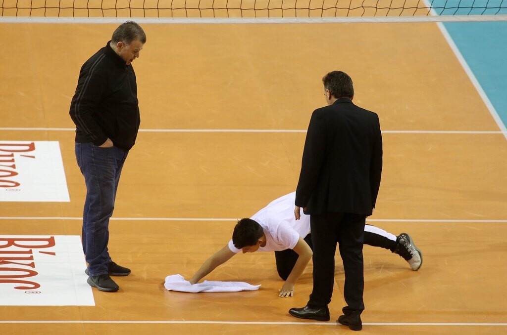 Volley League: Καθυστέρηση στο ΠΑΟΚ-Ηρακλής επειδή… στάζει η οροφή (photos)
