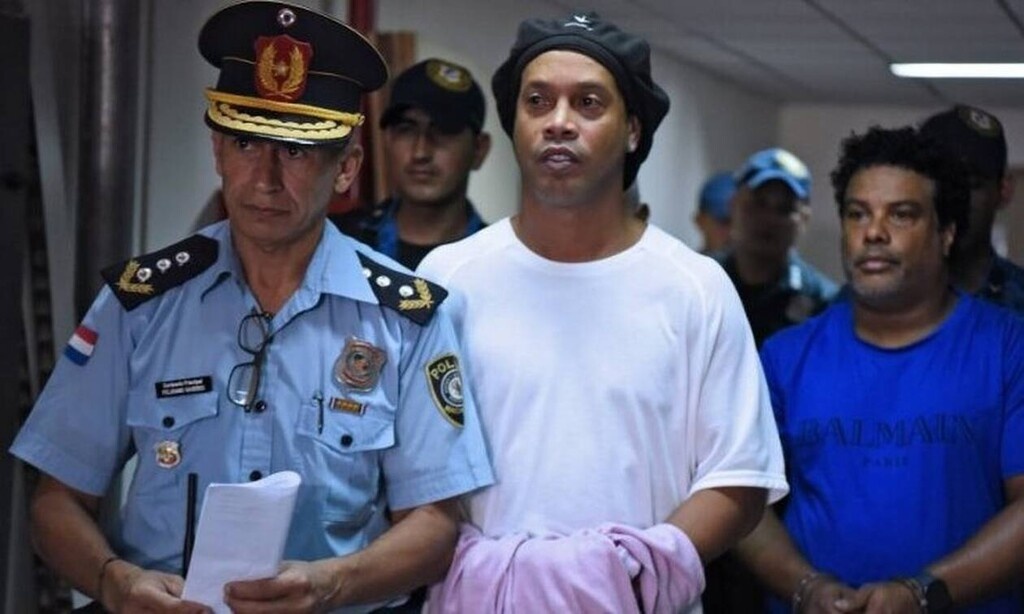 «Σε γενικές γραμμές δείχνει να είναι σε πολύ καλή κατάσταση», υποστήριξε ο διευθυντής της φυλακής, Μπλας Βέρα, στο Reuters