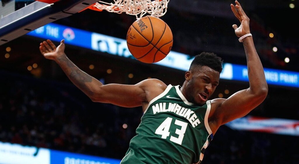 NBA: Με Θανάση Αντετοκούνμπο το Top-5 (video)