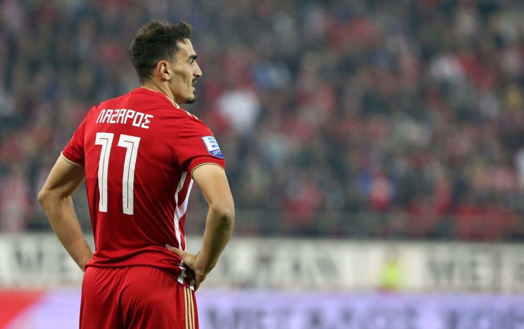 Πράγματι ο πρώην διεθνής άσος δεν έχει συμπληρώσει το 60% των συμμετοχών που αυτόματα θα του έφερνε ένα νέο συμβόλαιο, αλλά το μέλλον του θα κριθεί στην μεγάλη συνάντηση που θα έχουν οι «ερυθρόλευκοι» με τον Πορτογάλο και για το δικό του μέλλον στην