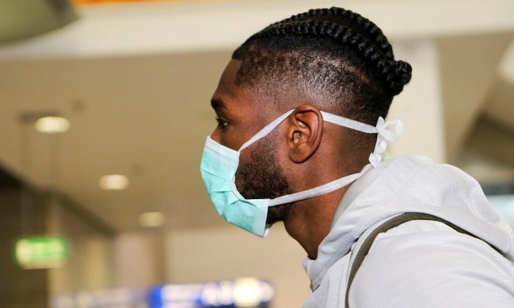 Ολυμπιακός: Αναχώρηση... με μάσκες! (photos)