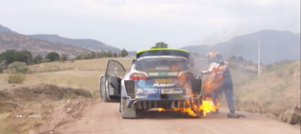 WRC: Φωτιά σε αυτοκίνητο στο Ράλι Μεξικού (photos+video)