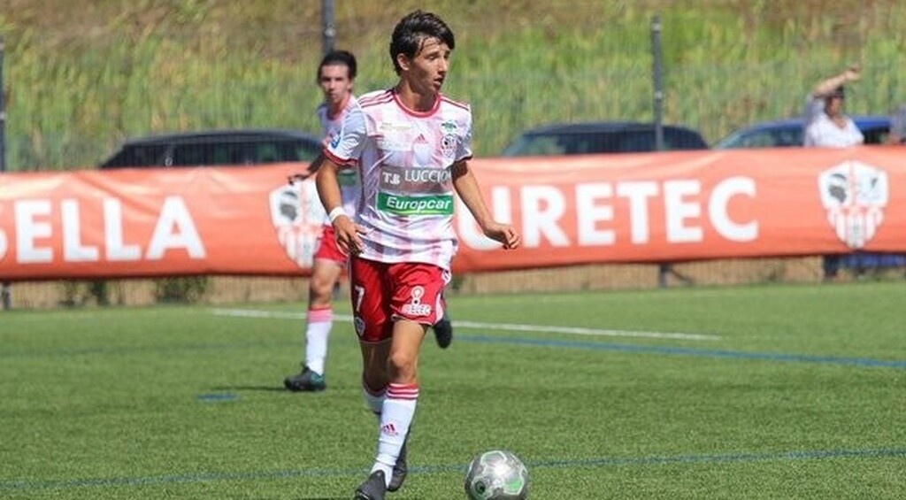 Πρόκειται για τον νεαρό αριστερό εξτρέμ της Αζαξιό, ο οποίος είχε ακουστεί στο φινάλε της περσινής σεζόν.