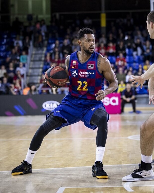 ΙΣΠΑΝΙΑ (ACB):

Η Ισπανία, όπου με τη σειρά της αντιμετωπίζει σοβαρό πρόβλημα με την πανδημία, ανακοίνωσε αρχικά μετάθεση δύο αγωνιστικών αλλά ήταν δεδομένο ότι δεν θα μπορούσε να παιχτεί μπάσκετ.