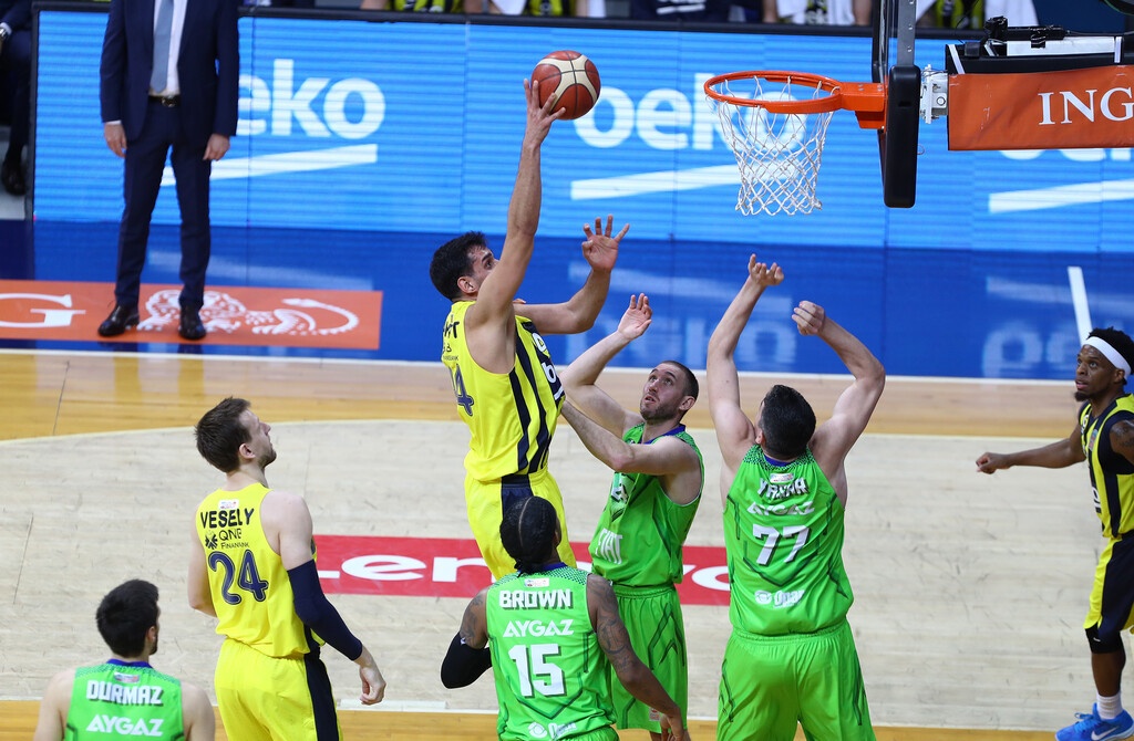 ΤΟΥΡΚΙΑ (BSL):

Και μέσα σε όλα αυτά υπάρχει κι η Τουρκία, όπου η λίγκα...