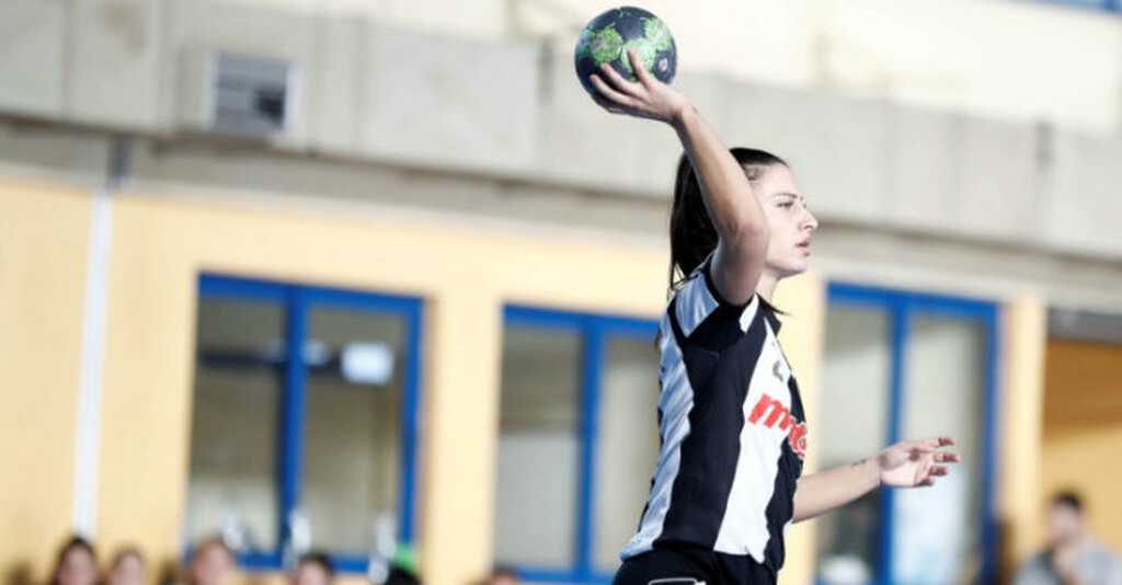 Κορονοϊός: Αυτή είναι η καυτή αθλήτρια του ΠΑΟΚ που μένει σπίτι - Το... δημιουργικό μήνυμα (photos)