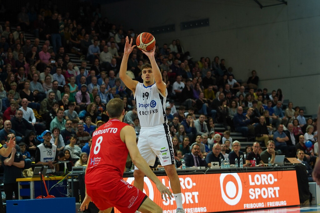 Ελβετία:                                                                                                                                               Η Εκτελεστική Επιτροπή του μπάσκετ στη χώρα αποφάσισε την οριστική διακοπή αλλά και να μην δοθεί ο