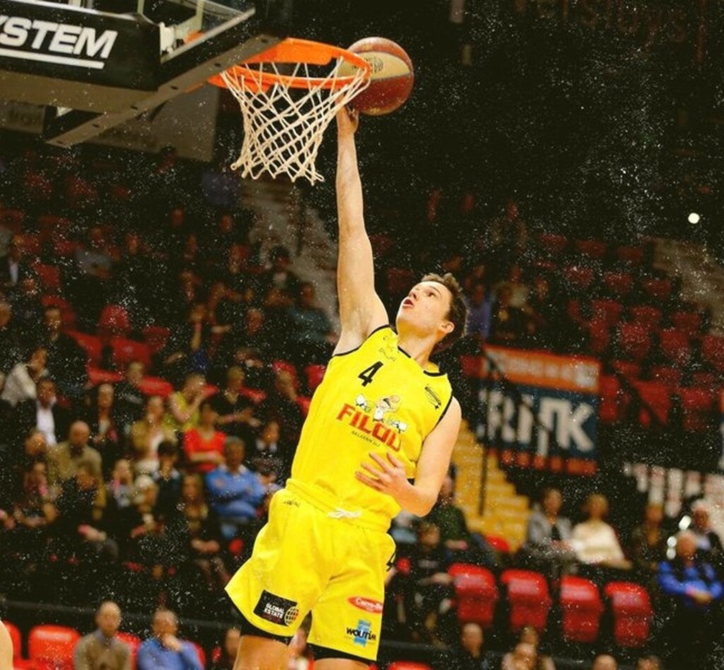 Οστάνδη (Βέλγιο):                                                                                                                             
Στο Βέλγιο οι ομάδες πρόλαβαν να παίξουν μόλις 17 αγώνες μέχρι να έρθει η οριστική διακοπή.