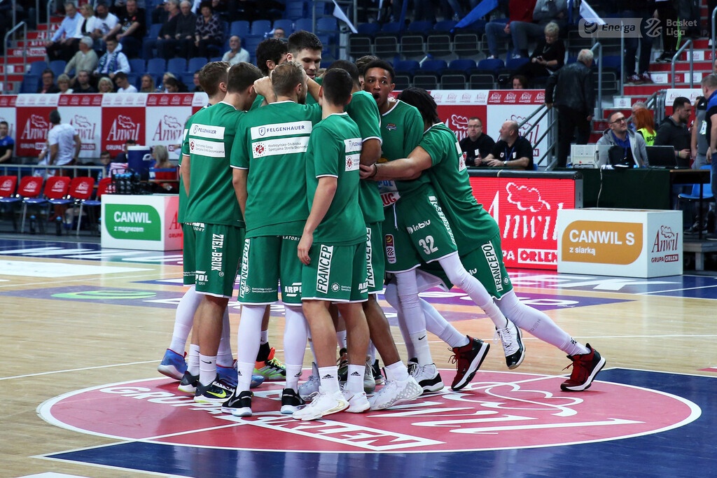 Ζιέλονα Γκόρα (Πολωνία):                                                                                                                   Η Πολωνία έγινε η τελευταία χώρα που αποφάσισε να βάλει «λουκέτο» στην τρέχουσα αγωνιστική περίοδο, με την Ζιέλονα