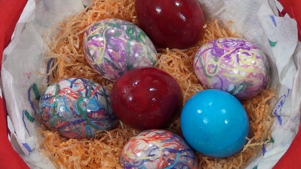 Ο λόγος, προφανώς, δεν είναι μόνο ότι οι περισσότεροι στην Ελλάδα θα τηρήσουν το έθιμο και θα βάψουν αυγά. Αυτό συμβαίνει κάθε χρόνο, αλλά υπάρχει ένας ακόμα λόγος τη φετινή χρονιά που οι βαφές θα γίνουν ανάρπαστες.