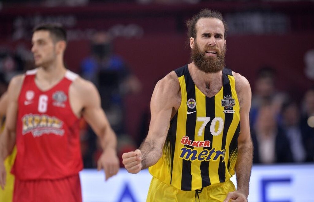 Θετικός είναι και ο Τζίτζι Ντατόμε με τη σύντροφό του, ενώ έχουν νοσήσει κι άλλοι παίκτες της Φενέρμπαχτσε.